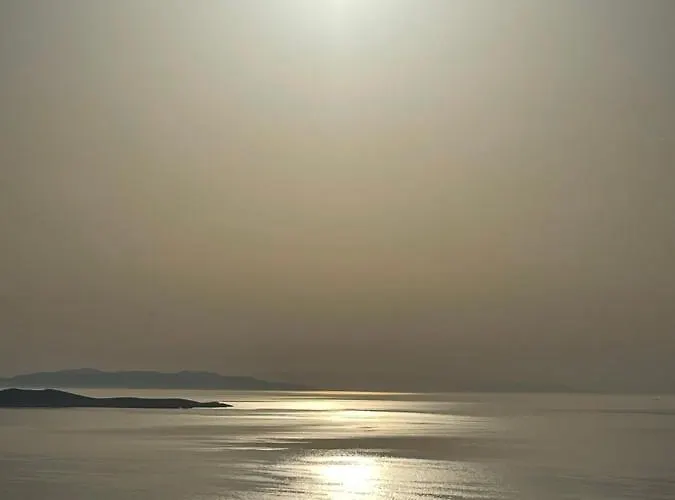 Birdhouse Private Luxury - Romantic Couple Retreat